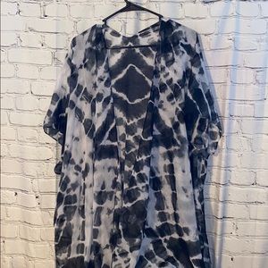 Soft flowy kimono / coverup